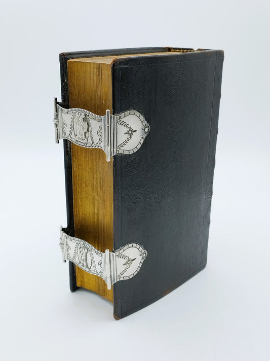 Bible with silver clasps, J. Yskamp / Harlingen, 19th century