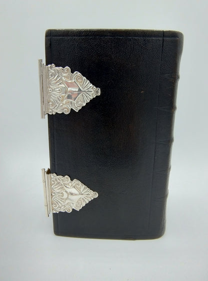 Bible with silver locks, Gebr. J. and D. Veenstra / Leeuwarden, 19th century