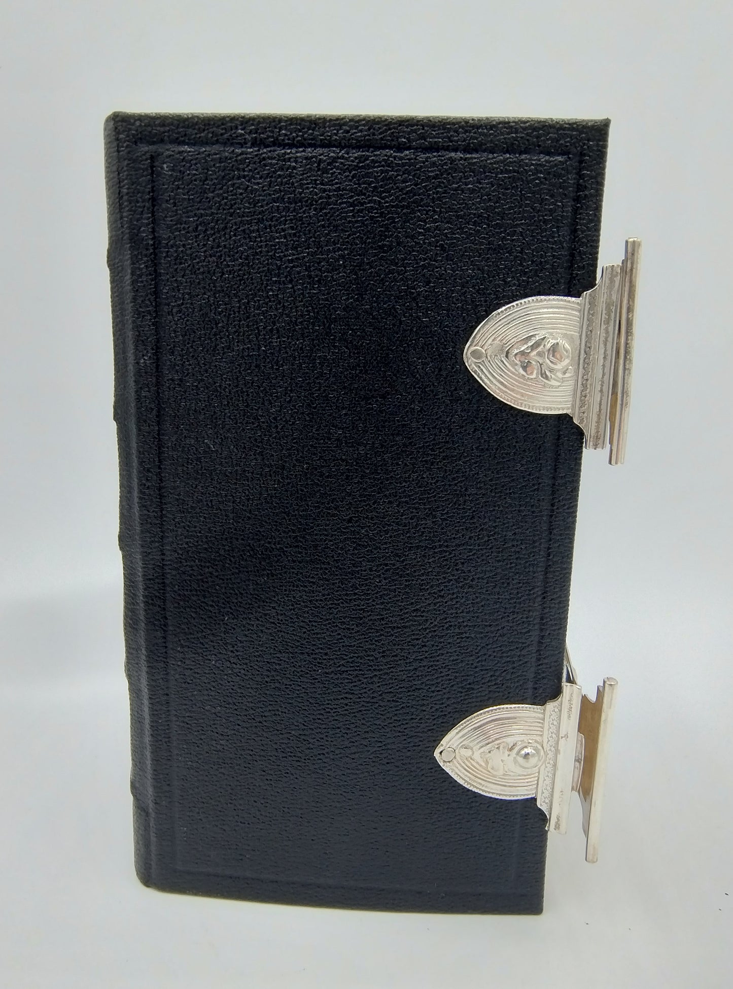 Bible with silver locks, D. van Leersum / Utrecht, 19th century