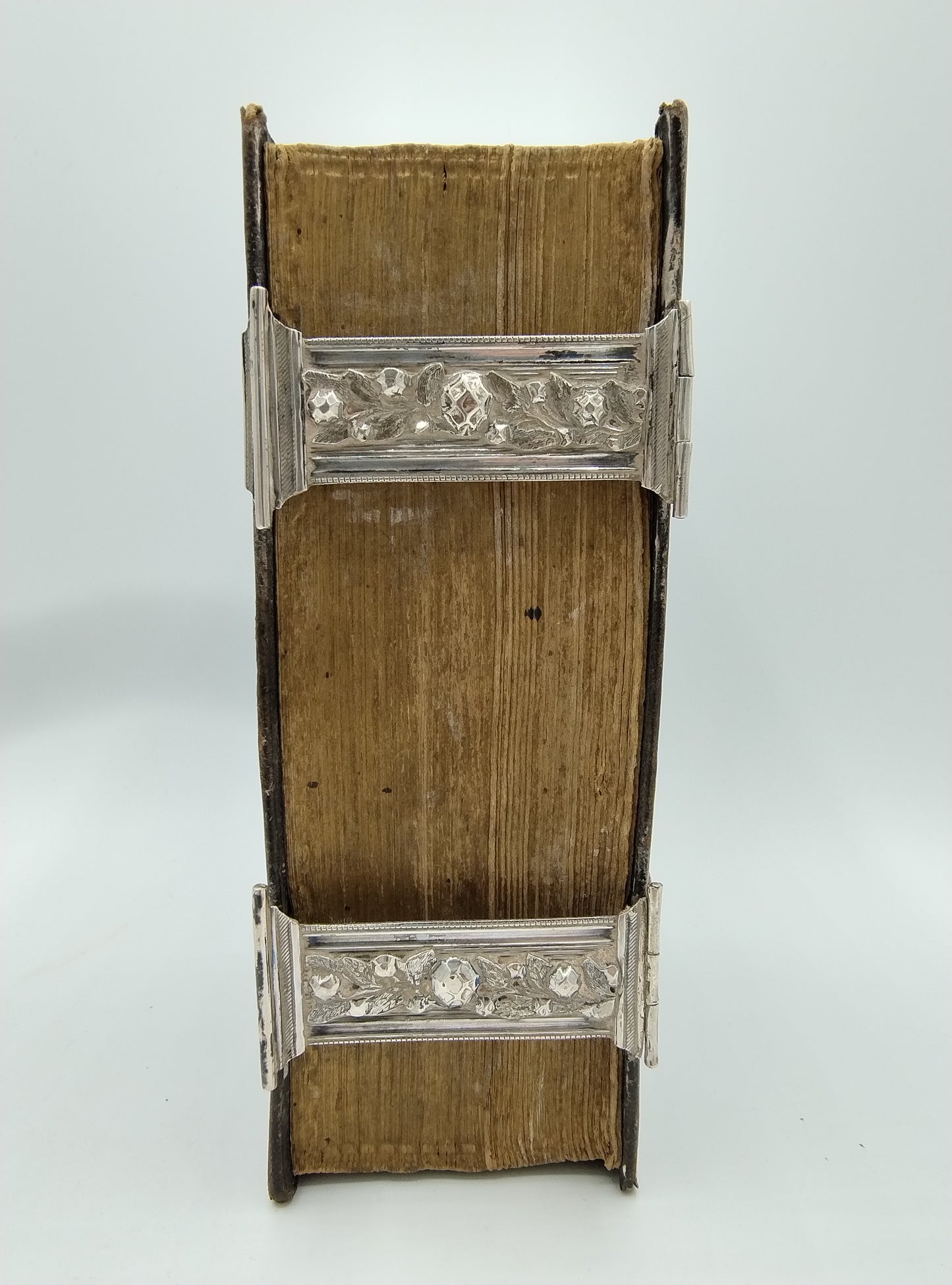 Bible with silver clasps, AH Lazonder / Schoonhoven, 19 century