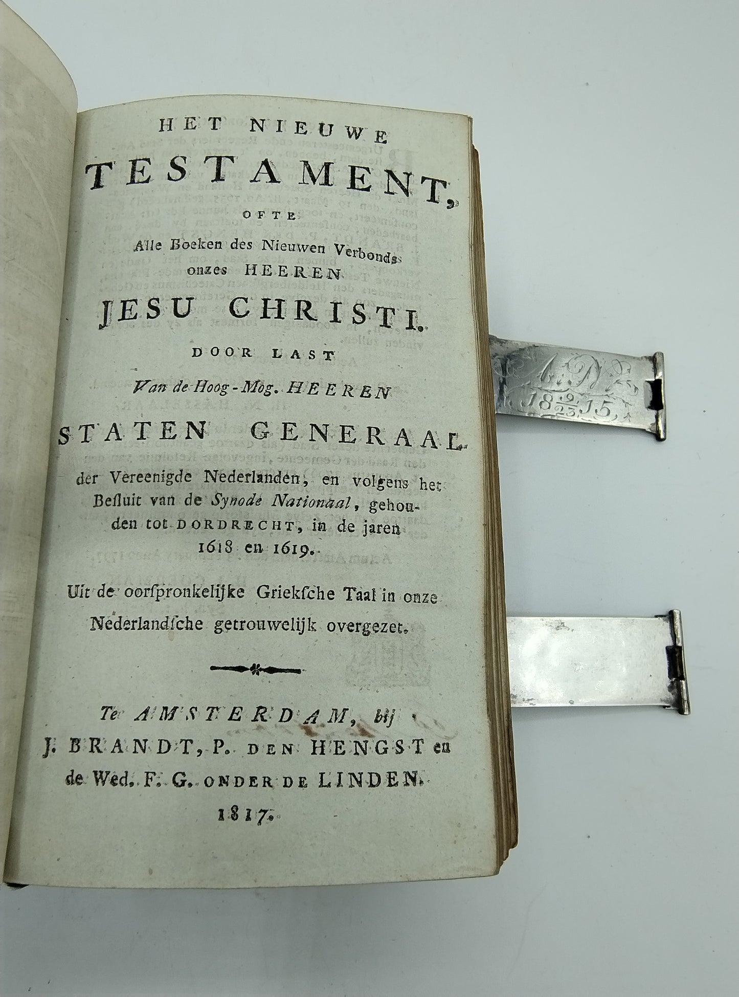 Bibel mit silbernen Schlössern, 19. Jahrhundert.