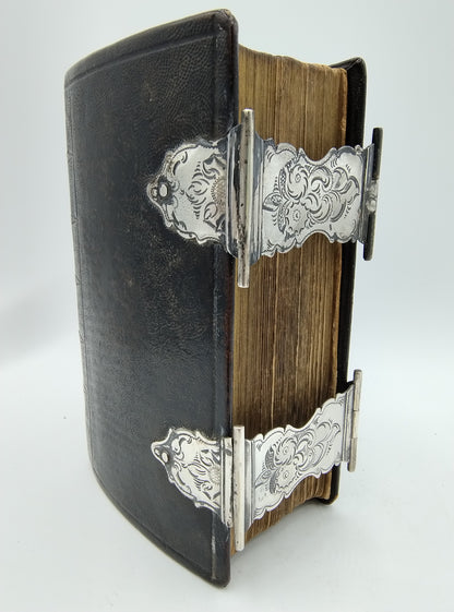 Bible with silver clasps, AJ Nobel / Schoonhoven, 19th century