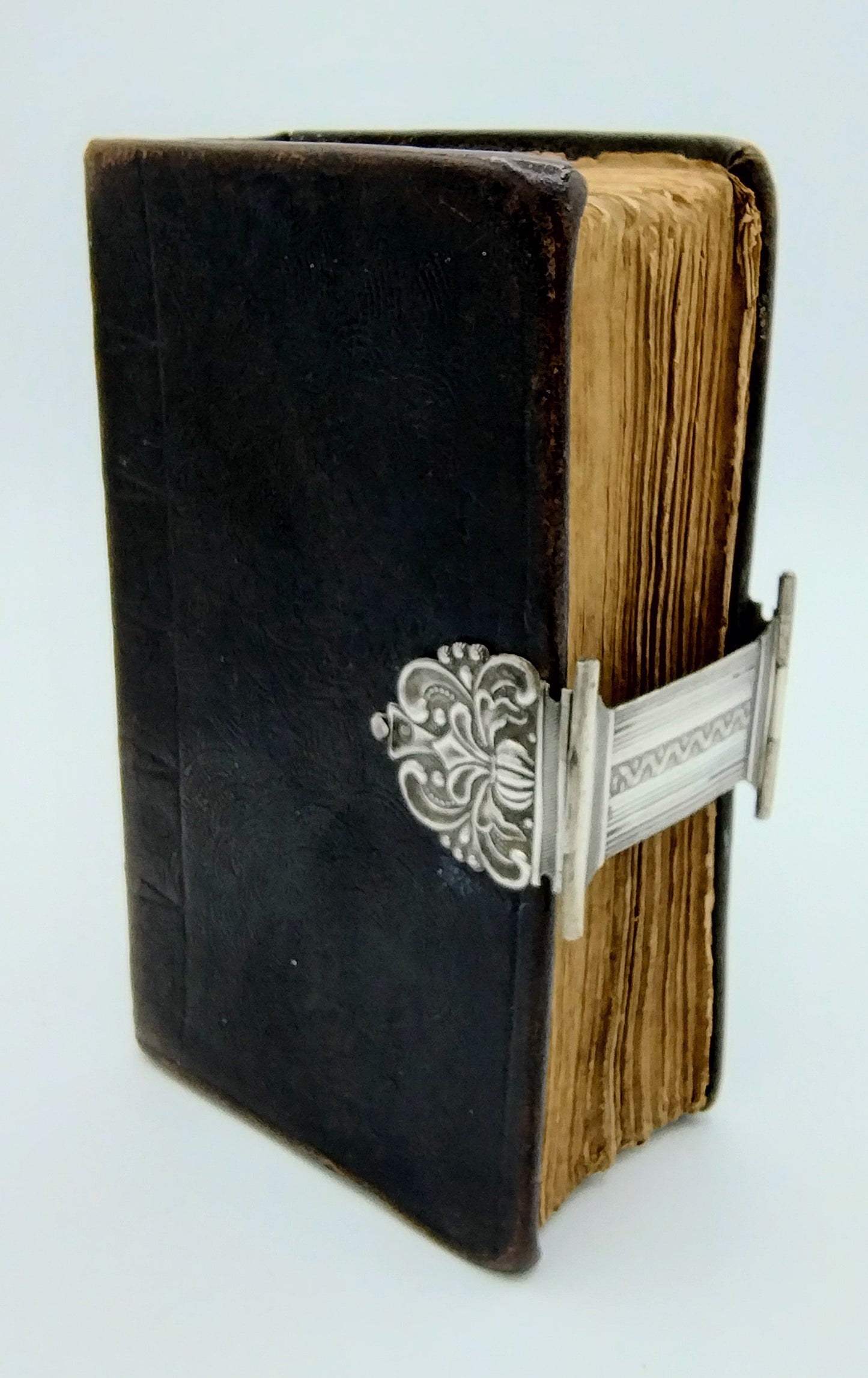 Bible with silver lock, A. Nobel / Schoonhoven, 19th century