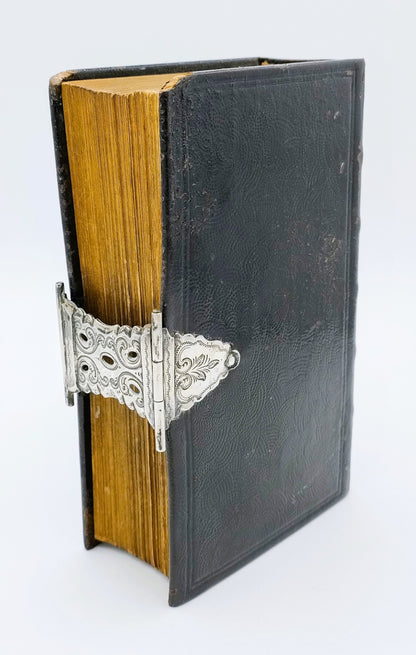 Bible with silver lock, JC van de Ree / Schoonhoven, 20th century