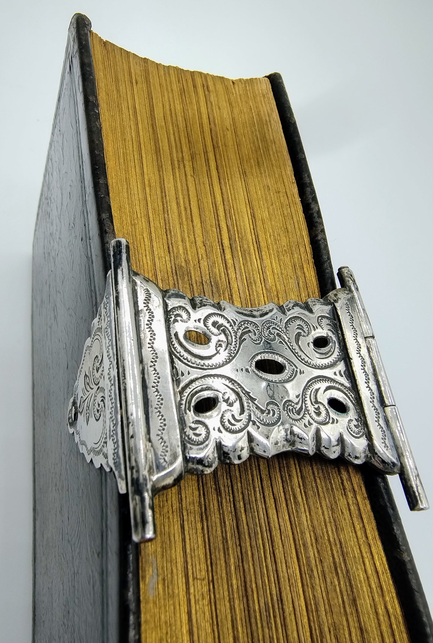 Bible with silver lock, JC van de Ree / Schoonhoven, 20th century