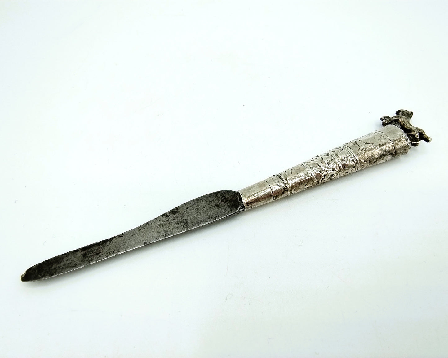 Knife with silver handle in rye leather sheath, Amsterdam (?), 18th century