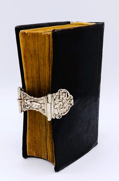 Bible with silver lock, H. Olfers / Groningen, 18th century