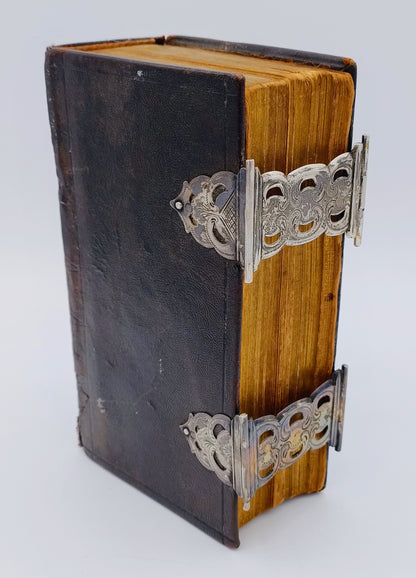 Bible with silver clasps, AJ Nobel / Schoonhoven, 19th century