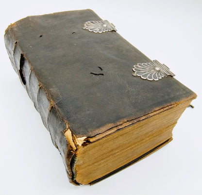 Bible with silver clasps, G. van Ewijck / Schoonhoven, 19th century