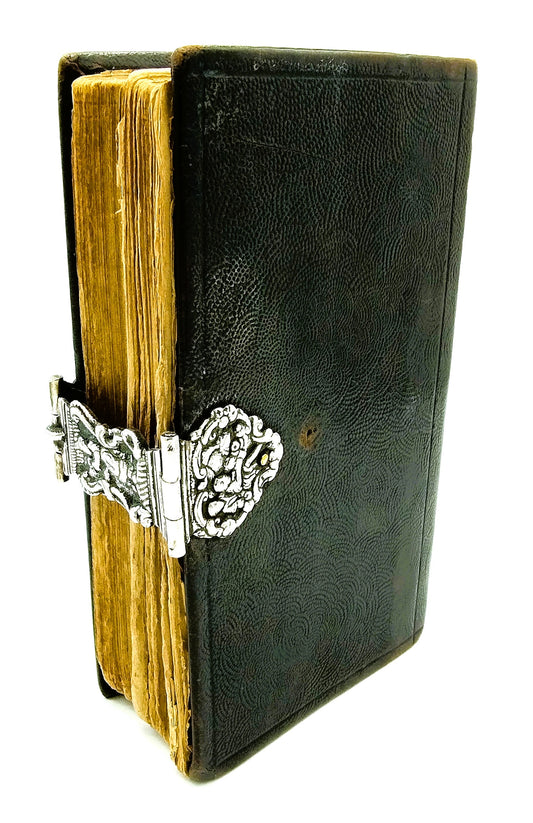 Bible with silver lock, HR Brouwer / Harlingen (?), 18th century