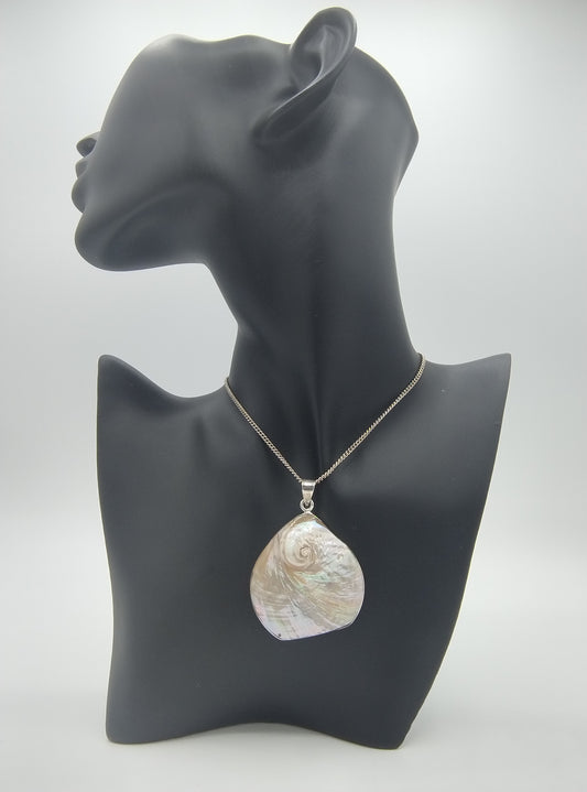 Silver pendant, shell