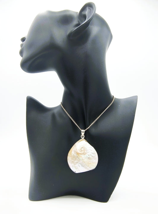 Silver pendant, shell