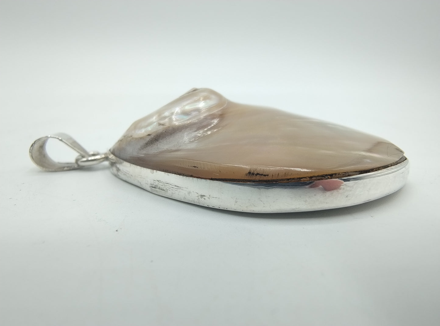 Silver pendant, shell