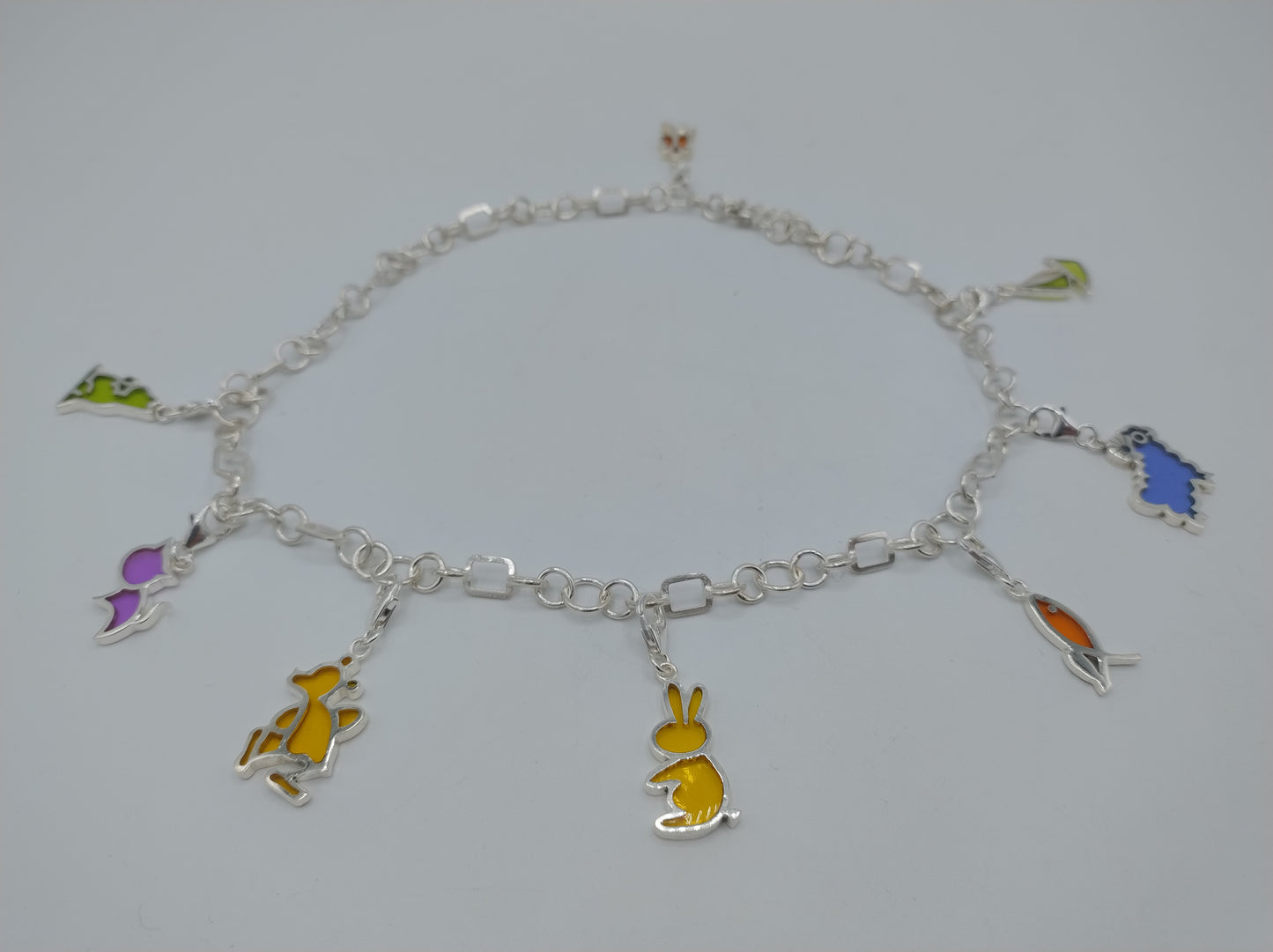 Silver necklace with 8 charms, 925