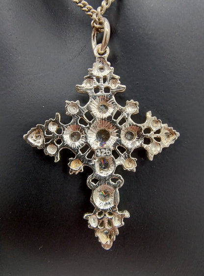 Silver pendant cross with 10 zirconias