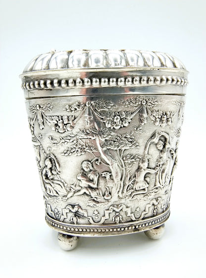 Silver tea caddy, M. de Pleyt, J. van den Berg / Schoonhoven, 20th century