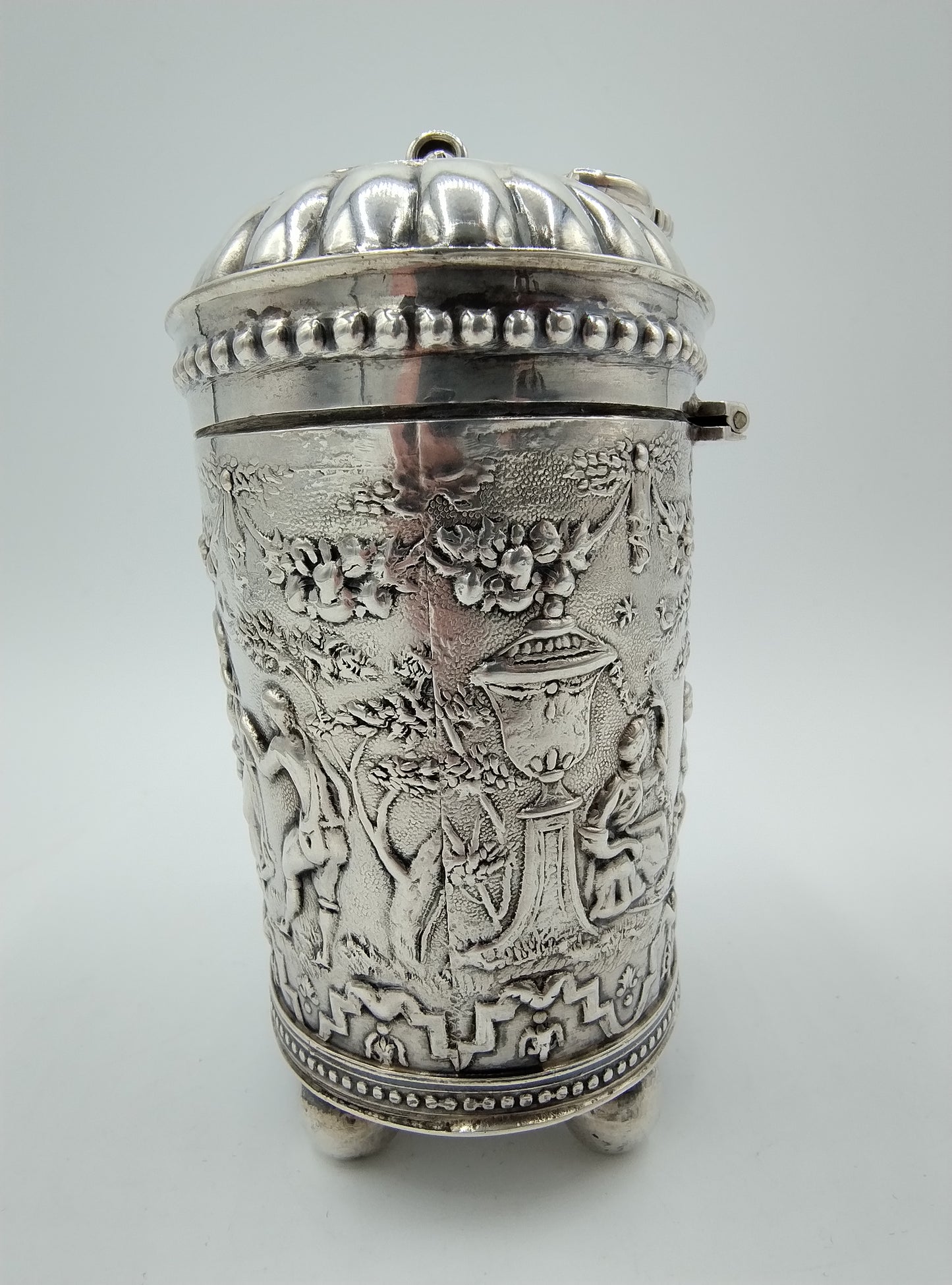 Silver tea caddy, M. de Pleyt, J. van den Berg / Schoonhoven, 20th century