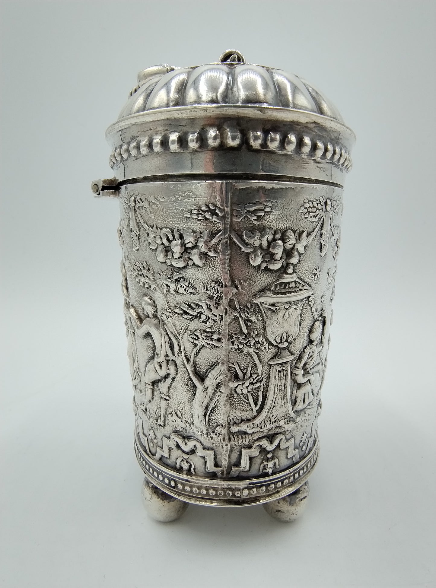 Silver tea caddy, M. de Pleyt, J. van den Berg / Schoonhoven, 20th century