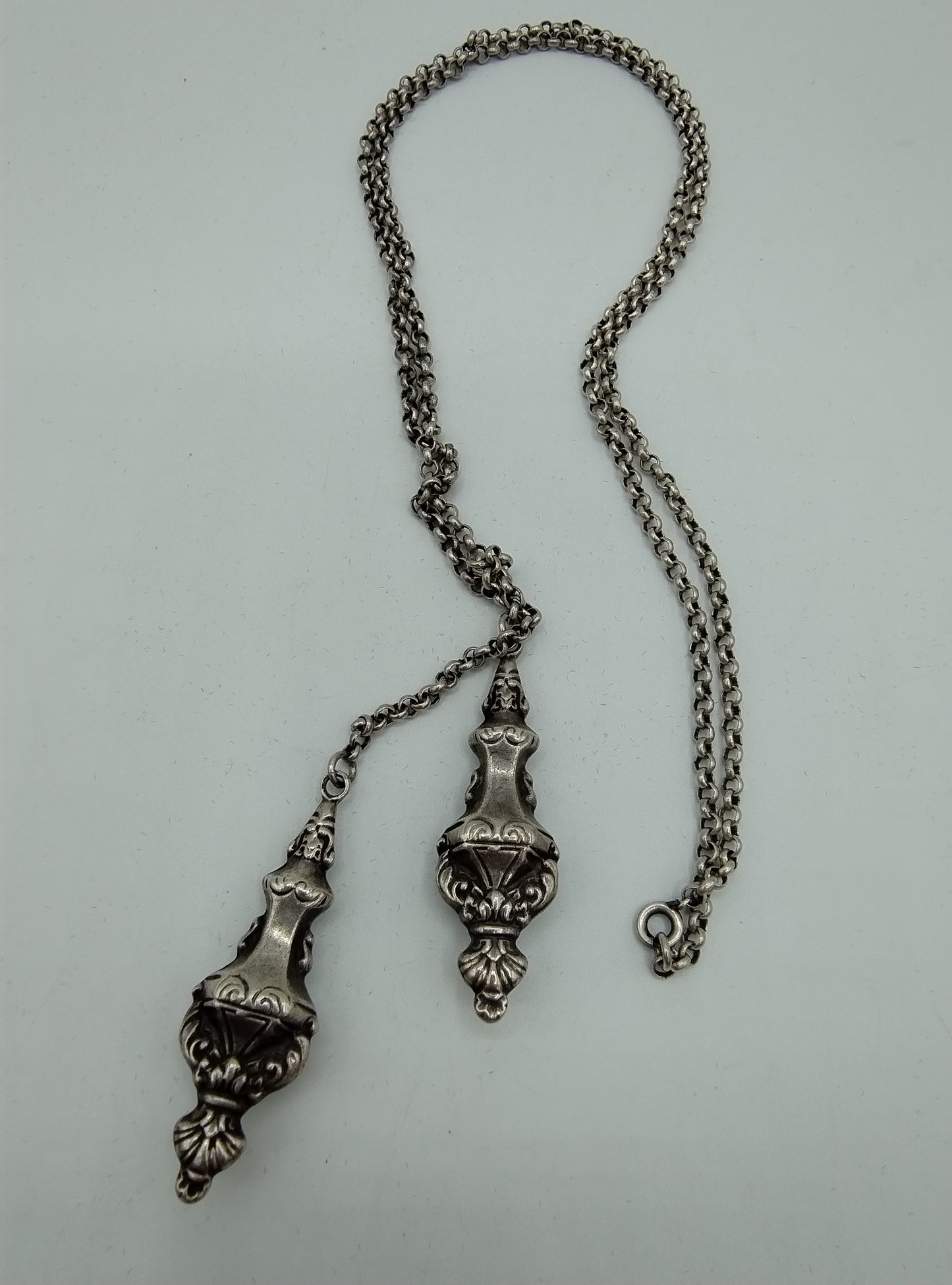 Silver jasseron chain with knitting caps, 835