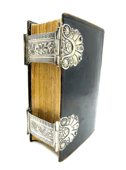 Bible with silver clasps, ST Reitsma / Lemmer, Sneek, 19th century