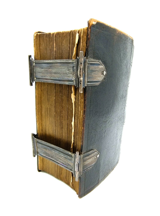 Bible with silver clasps, TT IJsbrandy / Lemmer (?), 19th century