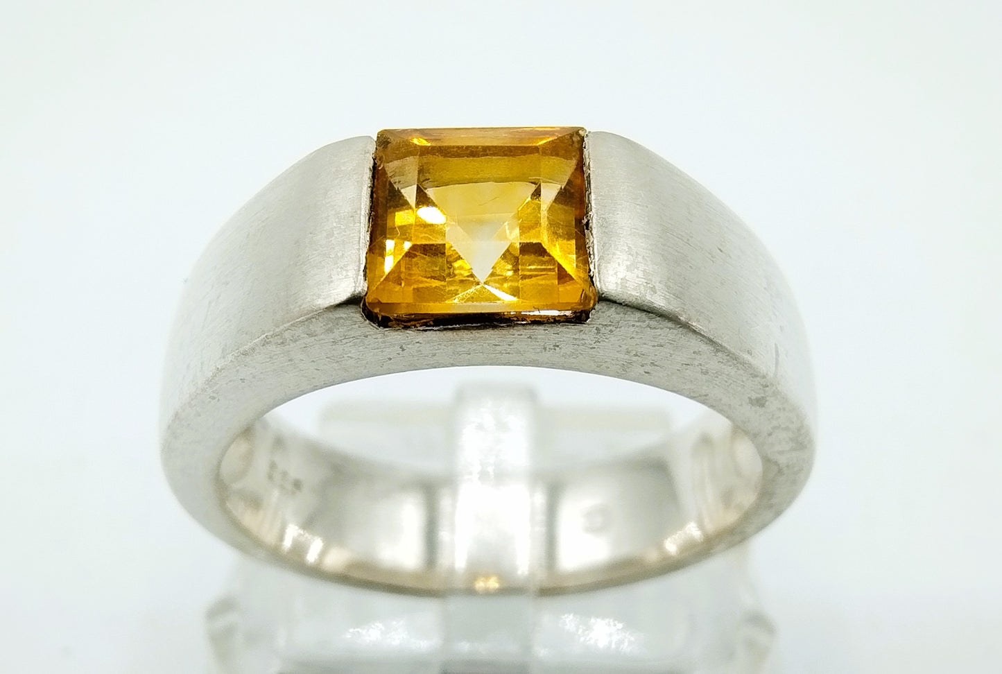 Silver ring with yellow stone, 925, 19 mm