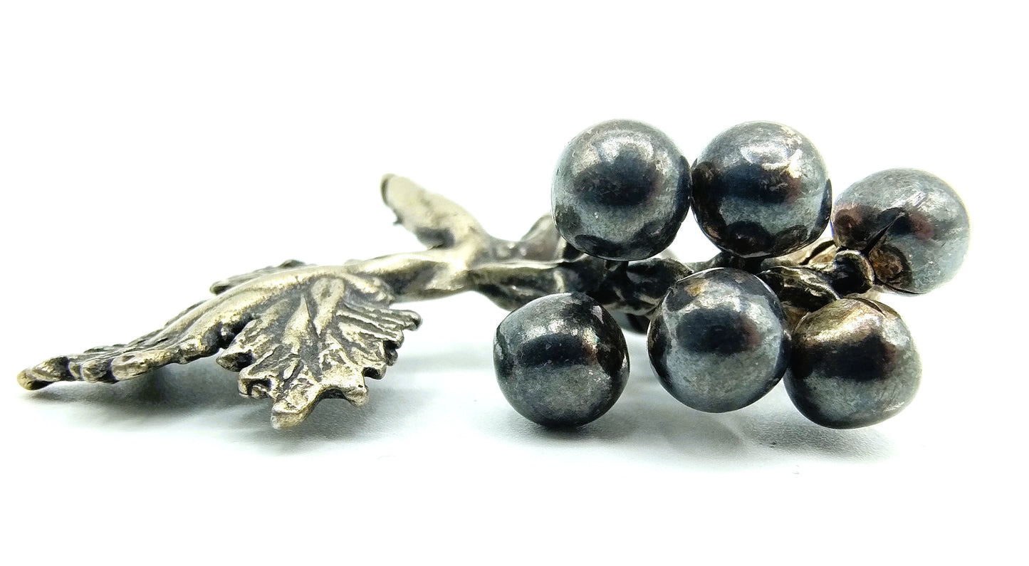 Silver miniature, bunch of grapes, 835