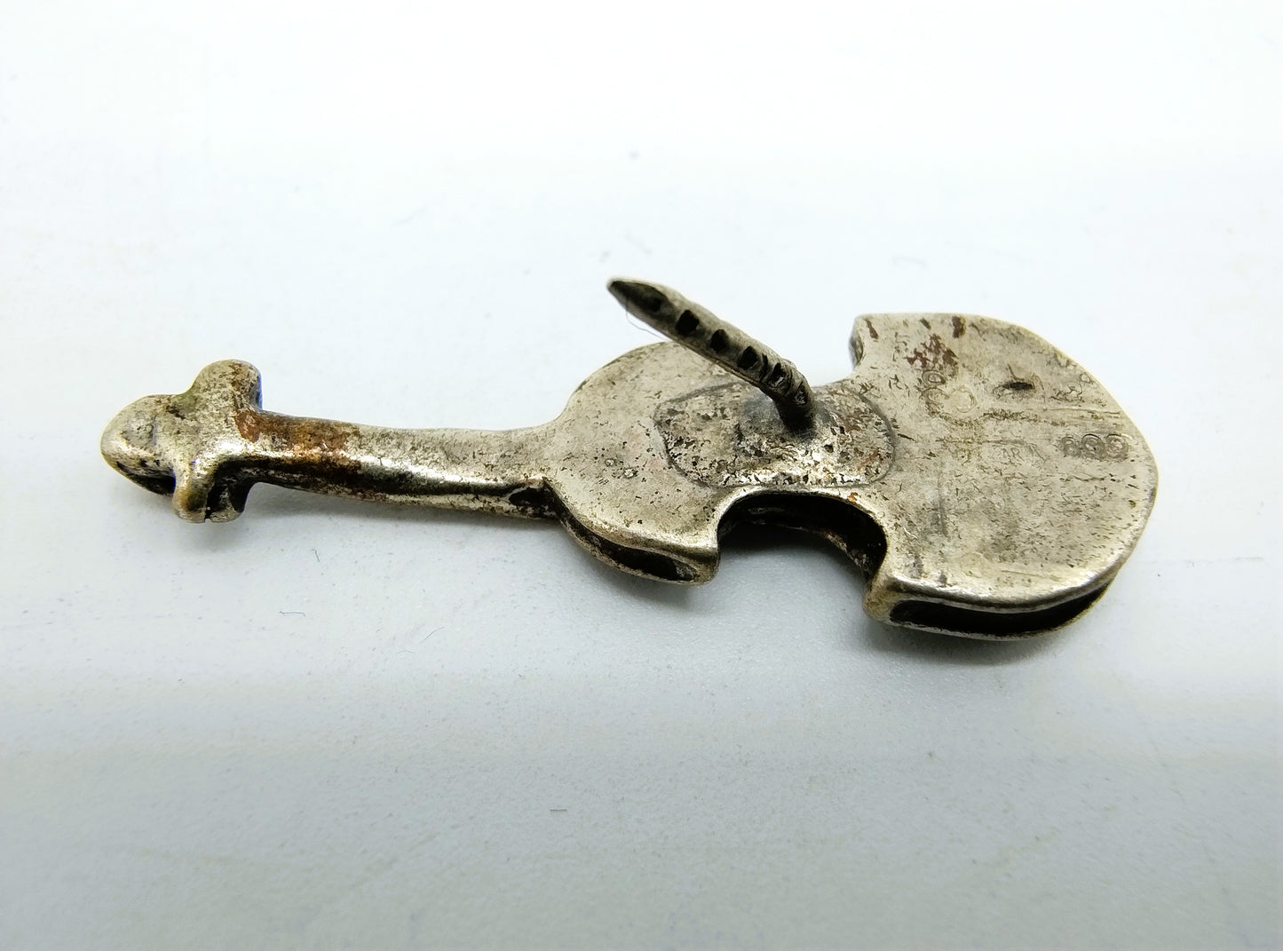 Silver pin, violin, Arezzo / Italy, 800