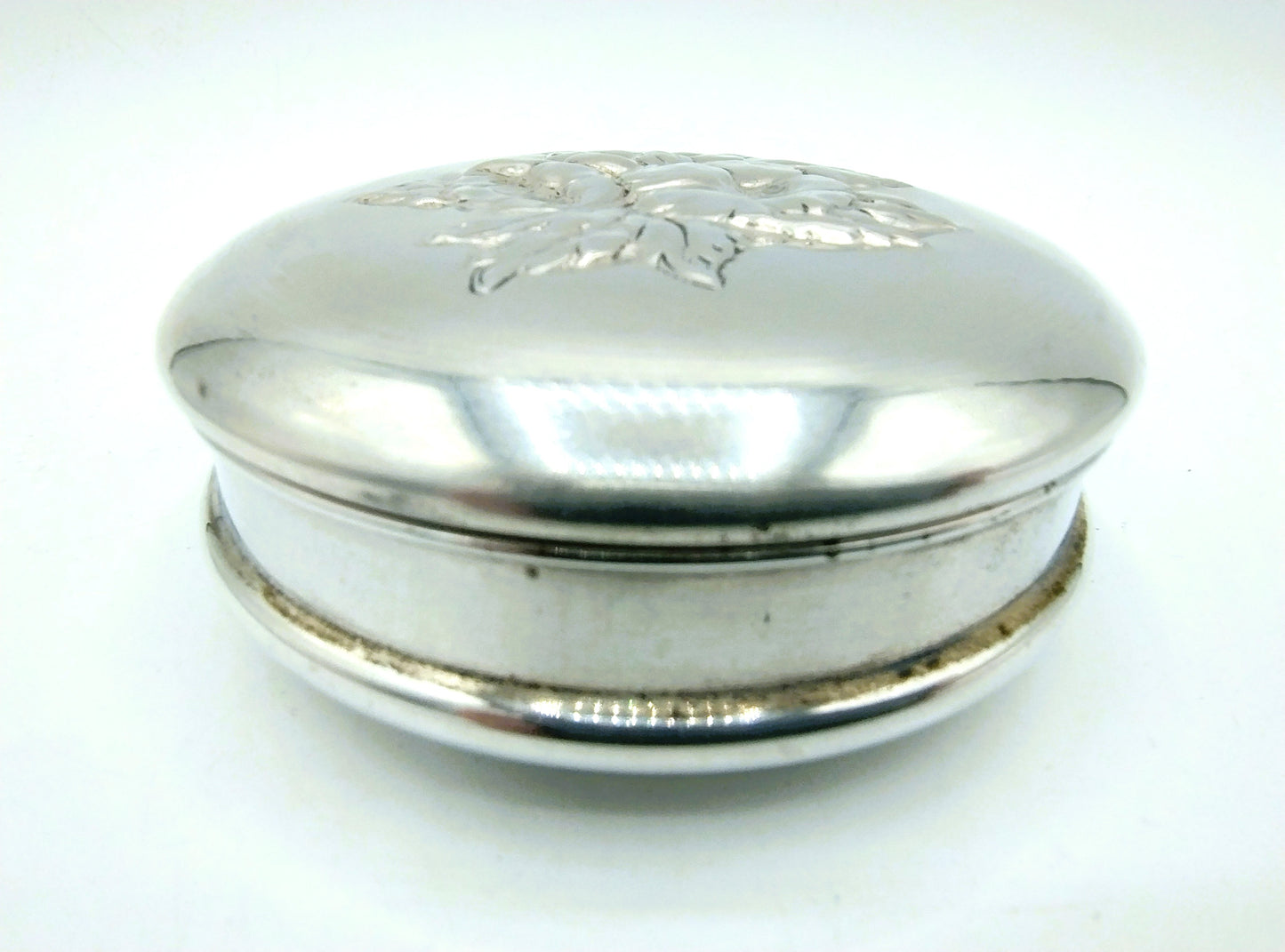 Silver box with lid, Italy, 800