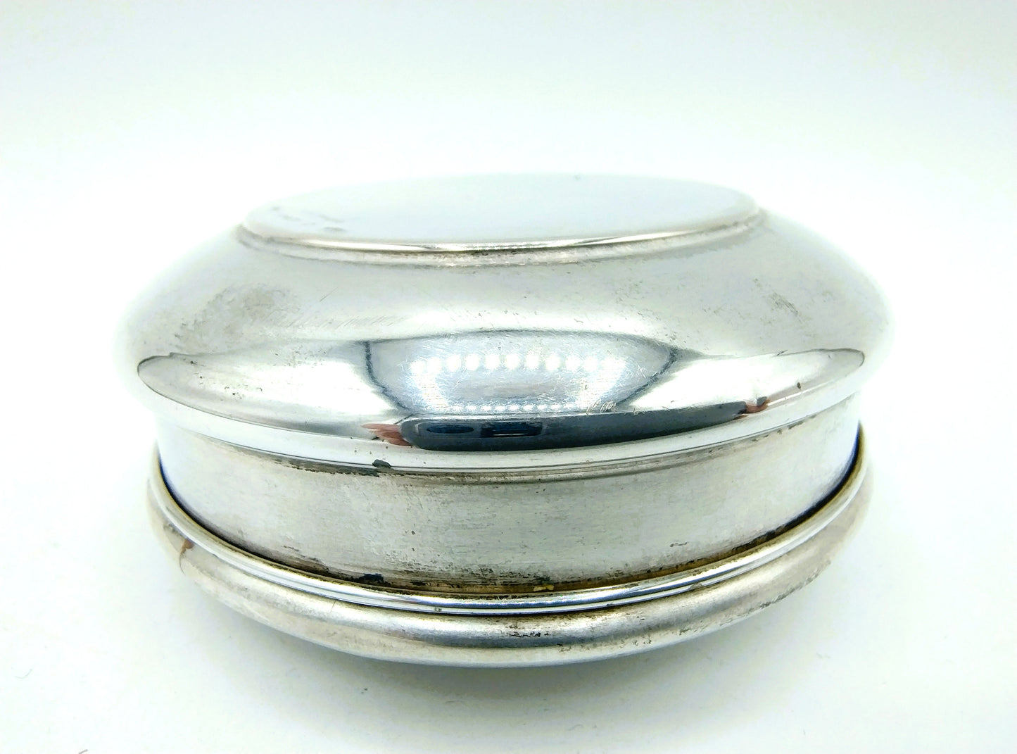 Silver box with lid, Italy, 800