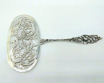 Silver croquette scoop, 835