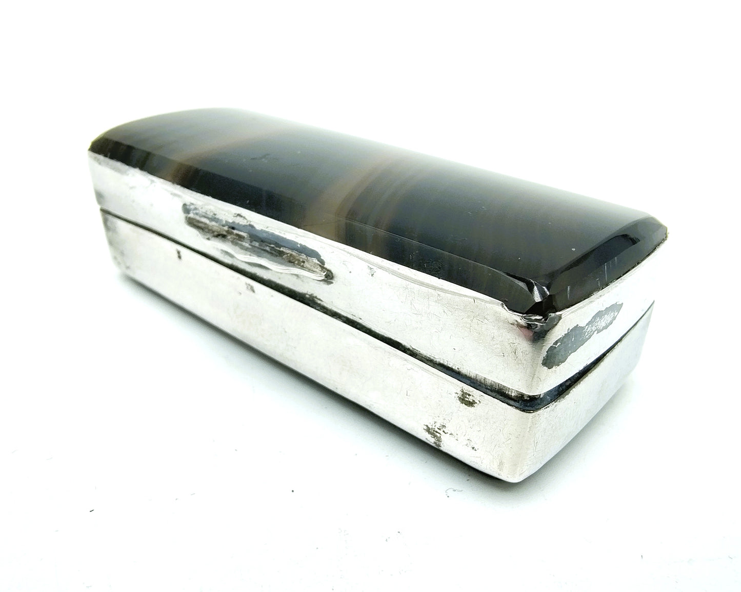 Silver box with agate