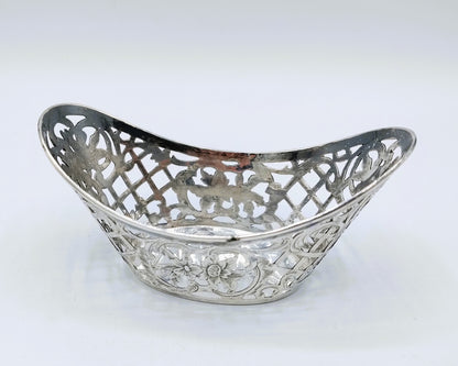 Silver chocolate basket, M. Mayer / Mainz / Germany, 800