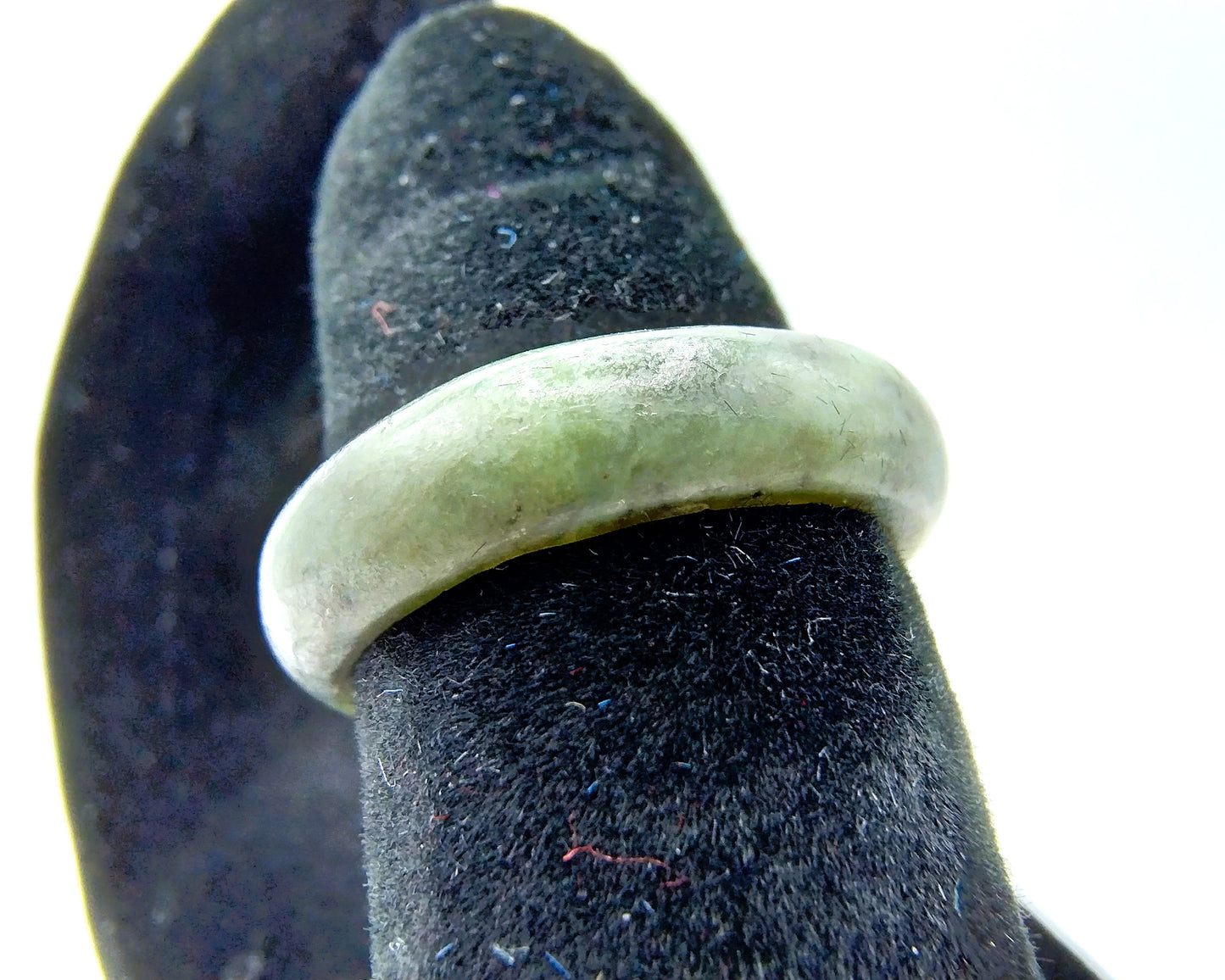 Nephrite Jade bracelet + Jade ring 17 mm, Canada (?)