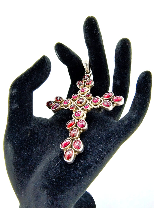 Silver cross pendant with garnet, 925