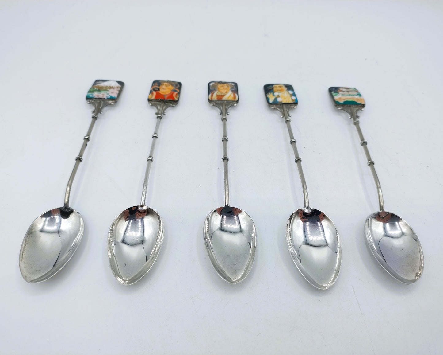 5 Spoons with porcelain, Arita Toshikane, Japan, 20th century