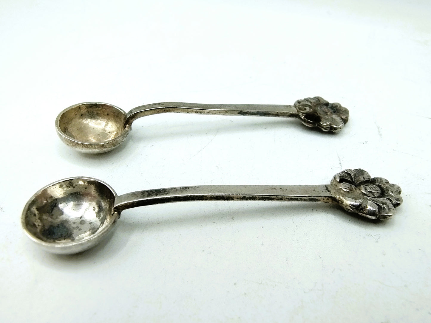 2 Silver salt spoons, 900