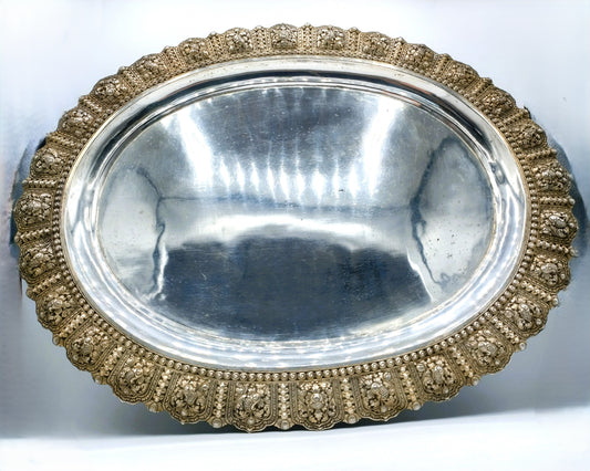 Capital silver bowl with decorated edge, 1.3 kg.