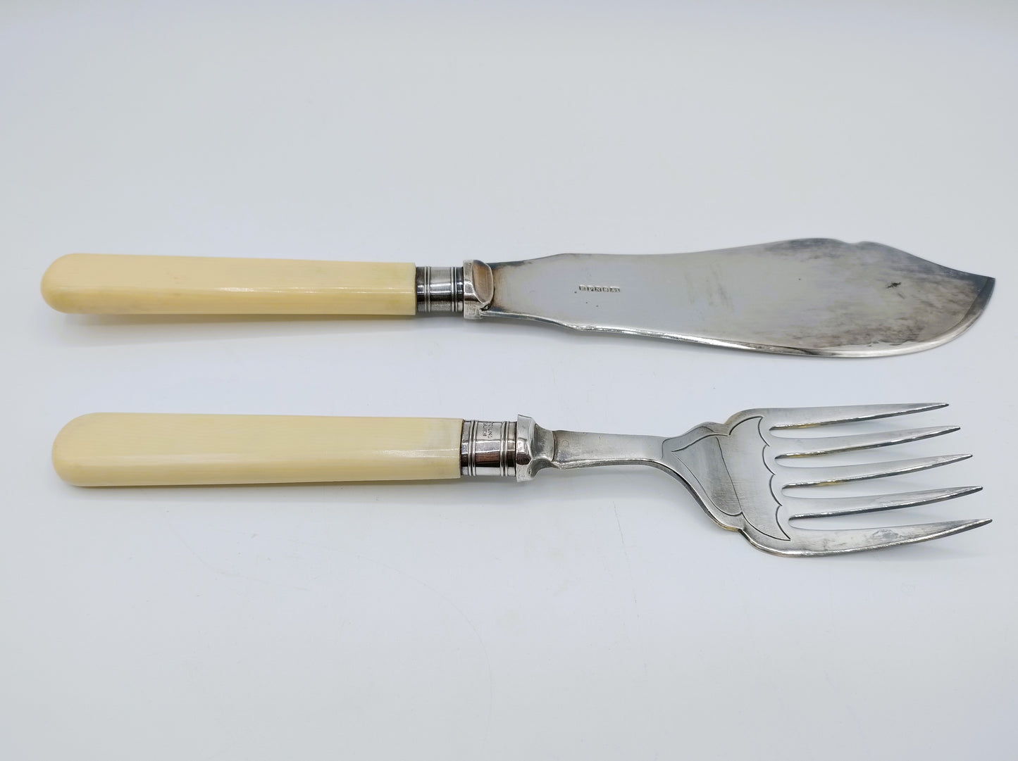 Fish cutlery with bone handles, silver / silver plated