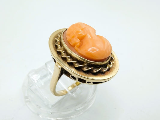 Gouden ring met camee, 17 mm