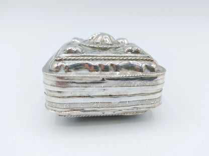 Silver peppermint box with filigree silver, C. Capoen, Schoonhoven, 1917