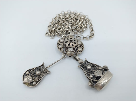 Silver jasseron chain with signet and watch key
