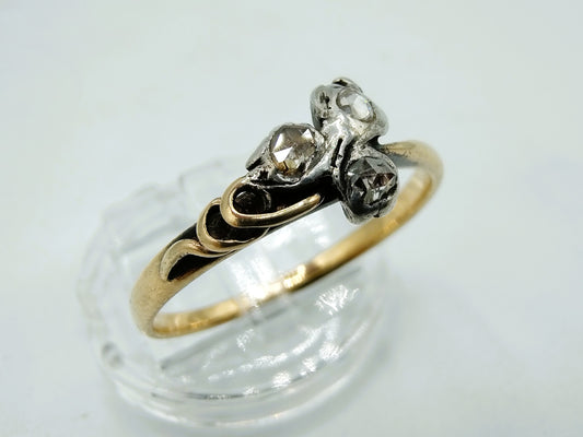 Gold ring set with rose diamonds, 19 mm.