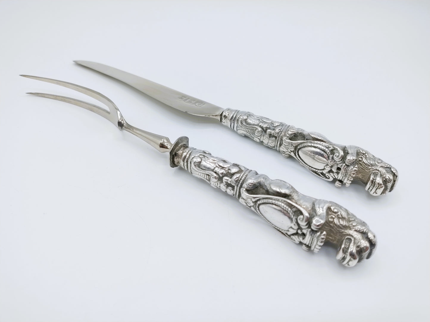 Cutlery with silver lion handles, 18th century