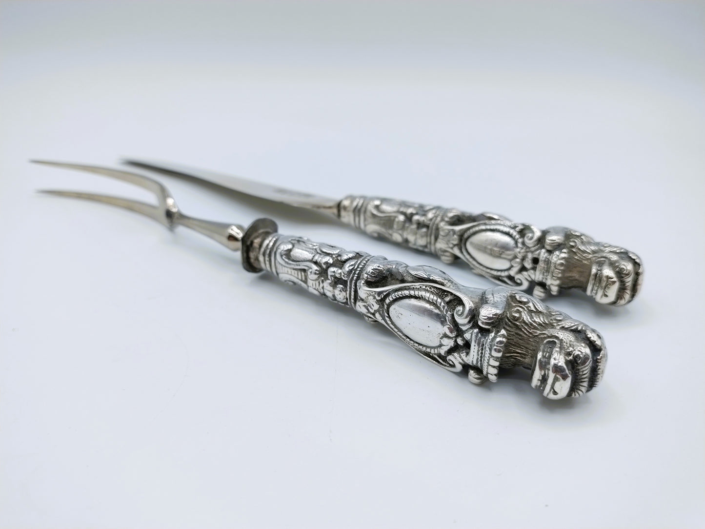 Cutlery with silver lion handles, 18th century