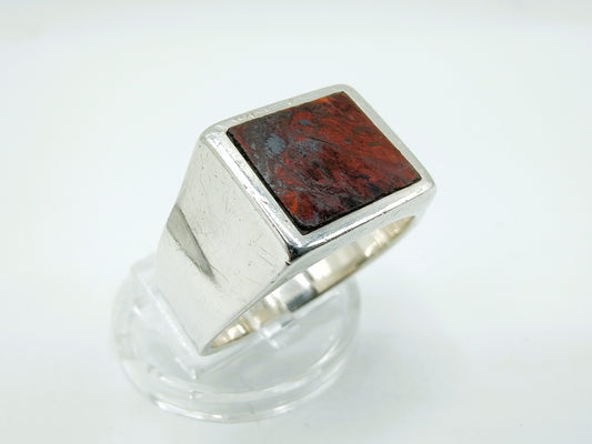 Silver signet ring with red moss agate, 20 mm