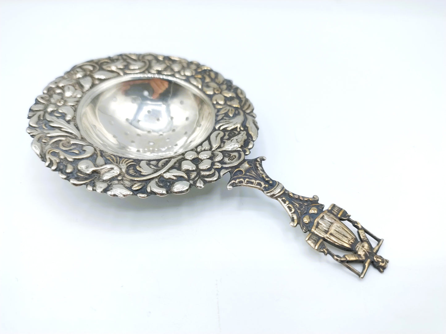 Silver tea strainer, A. Landmeter, Schoonhoven, 1936