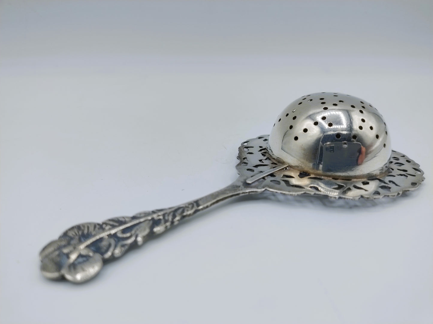 Silver tea strainer, Amsterdam, 1930