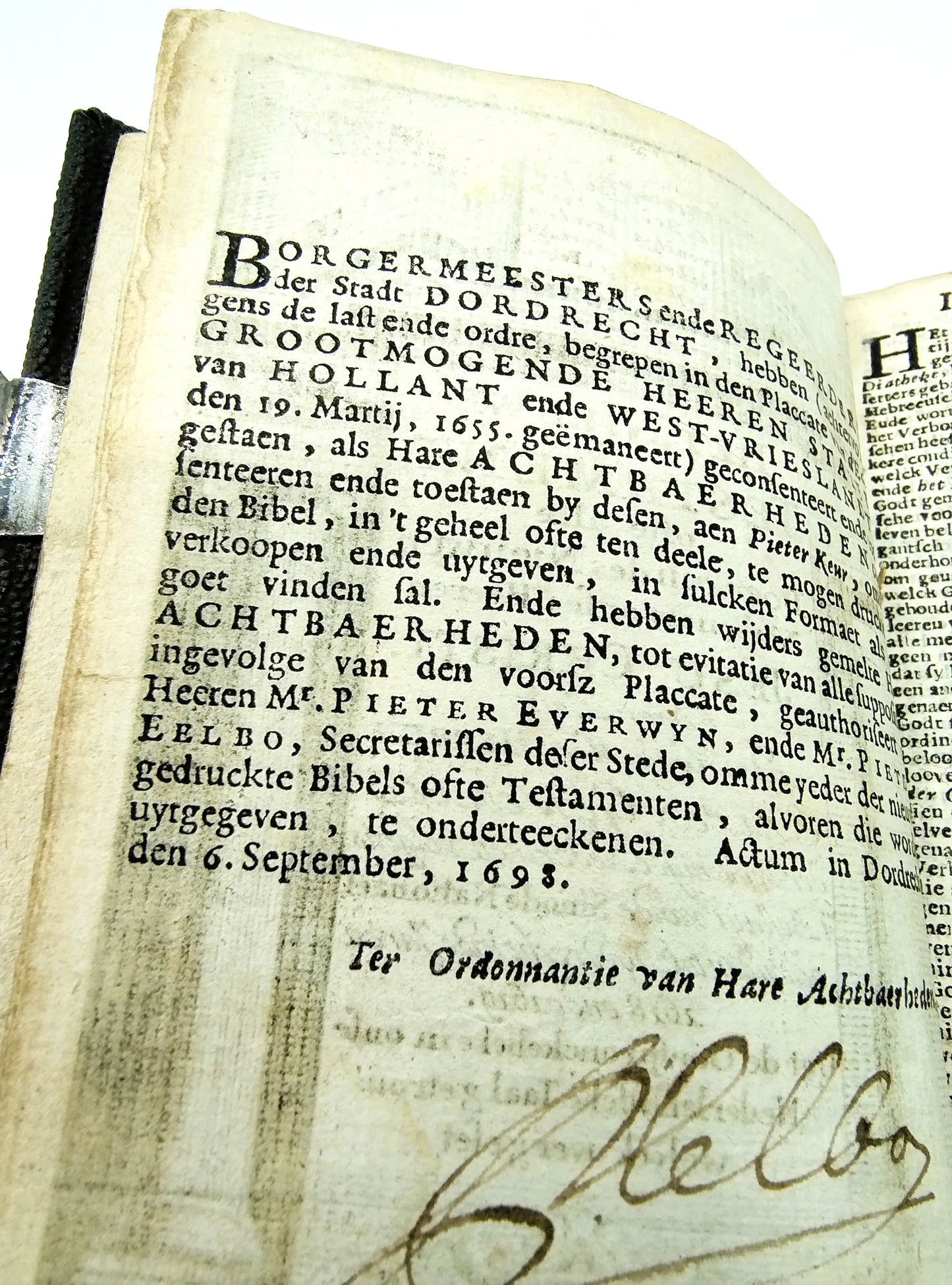 Bibel mit silbernen Klammern, PG Petersen, Amsterdam, 1693 / 1815