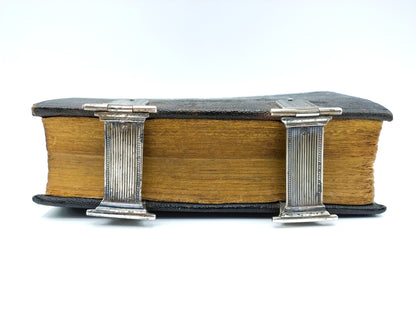 Bible with silver clasps, PG Petersen, Amsterdam, 1693 / 1815